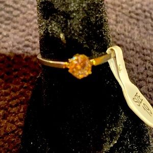 Fabulous little costume jewelry solitaire size 9